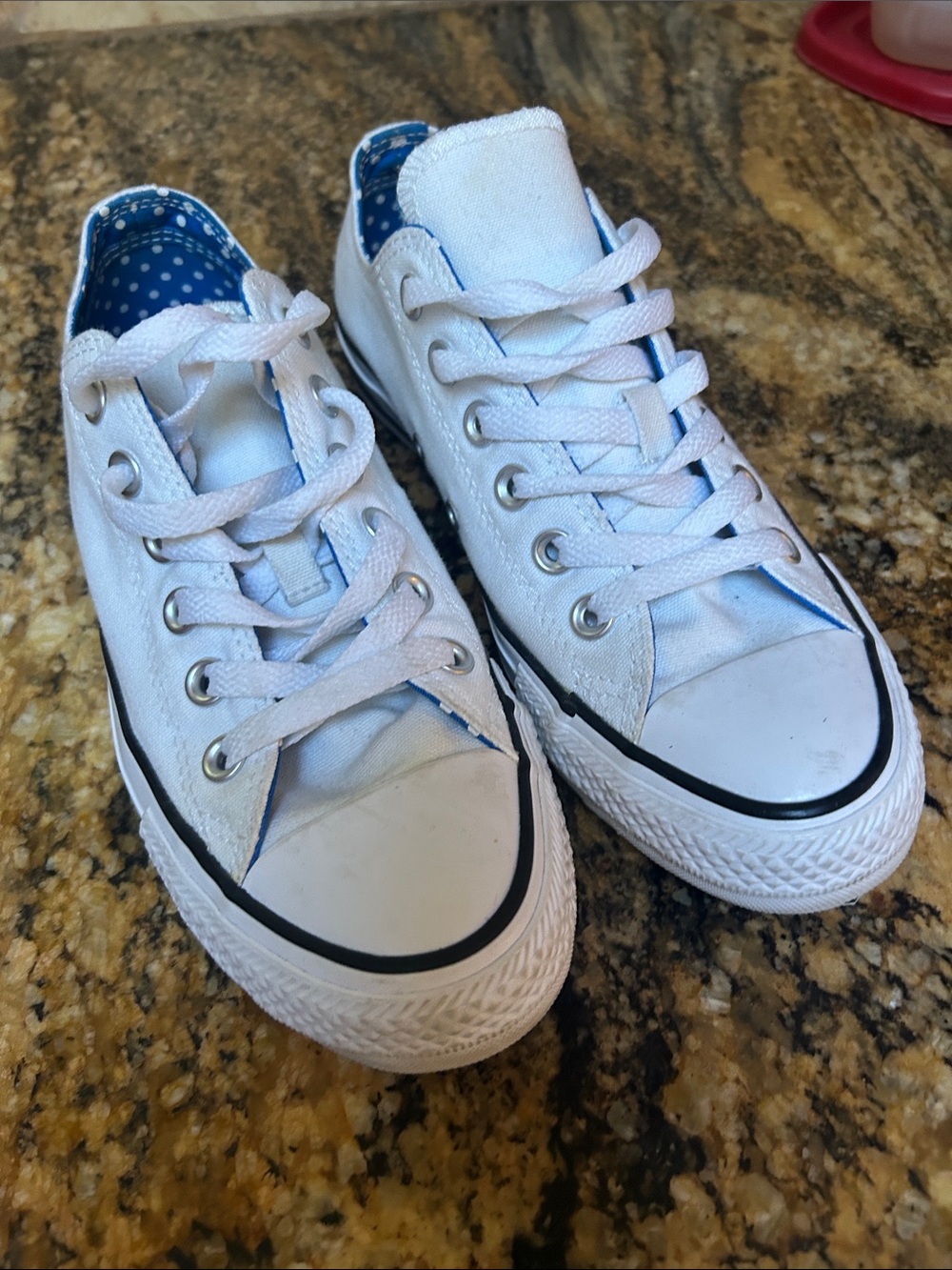 Converse White Low-Top Kids Canvas Sneakers with Blue Polka Dot Lining